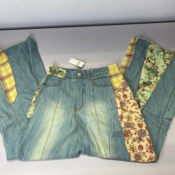 Pilcro Women's Relaxed Flare Patch Work Edition Jeans Size 27 - Picture 1 of 8